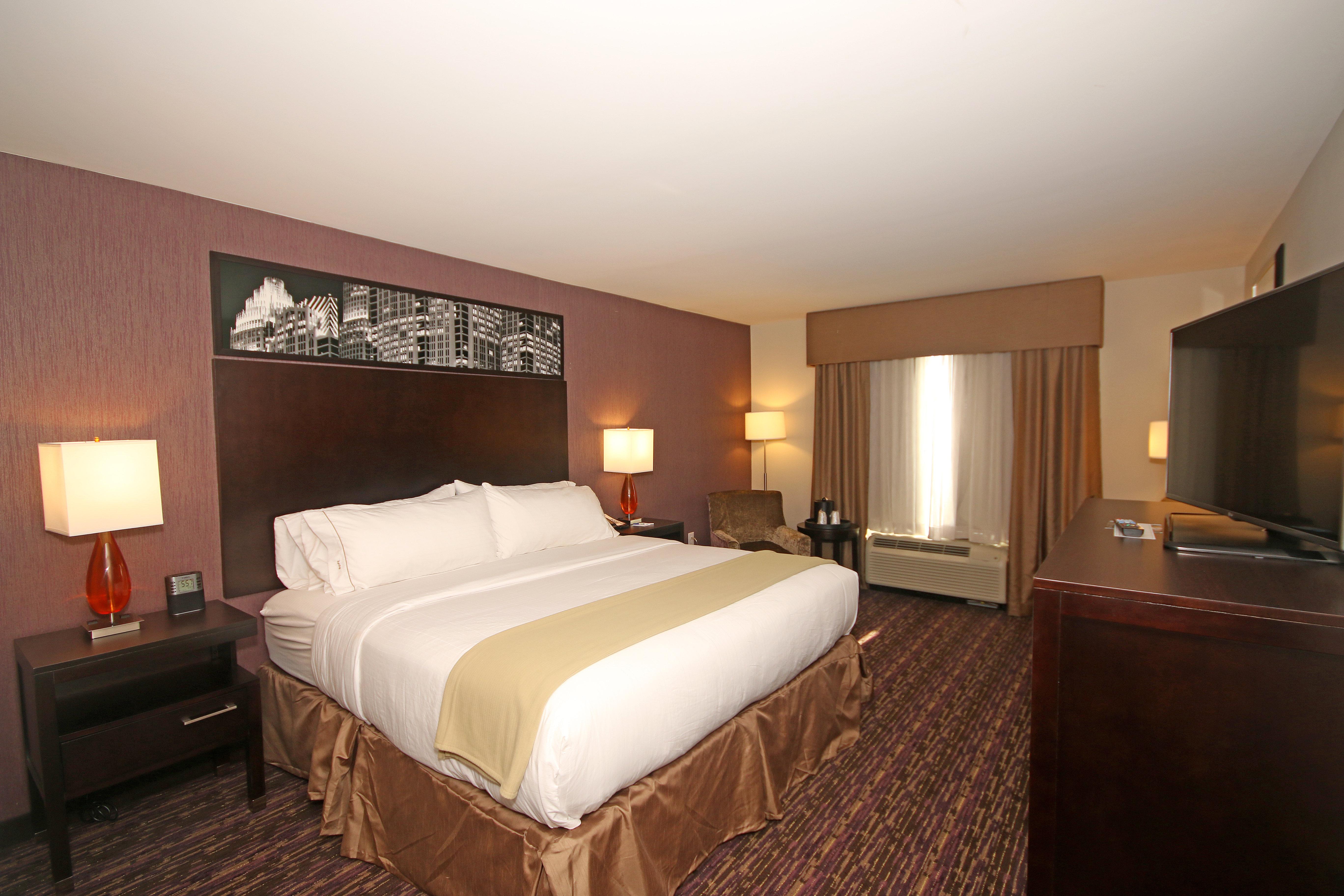 Express & North By Ihg Hotel 3*